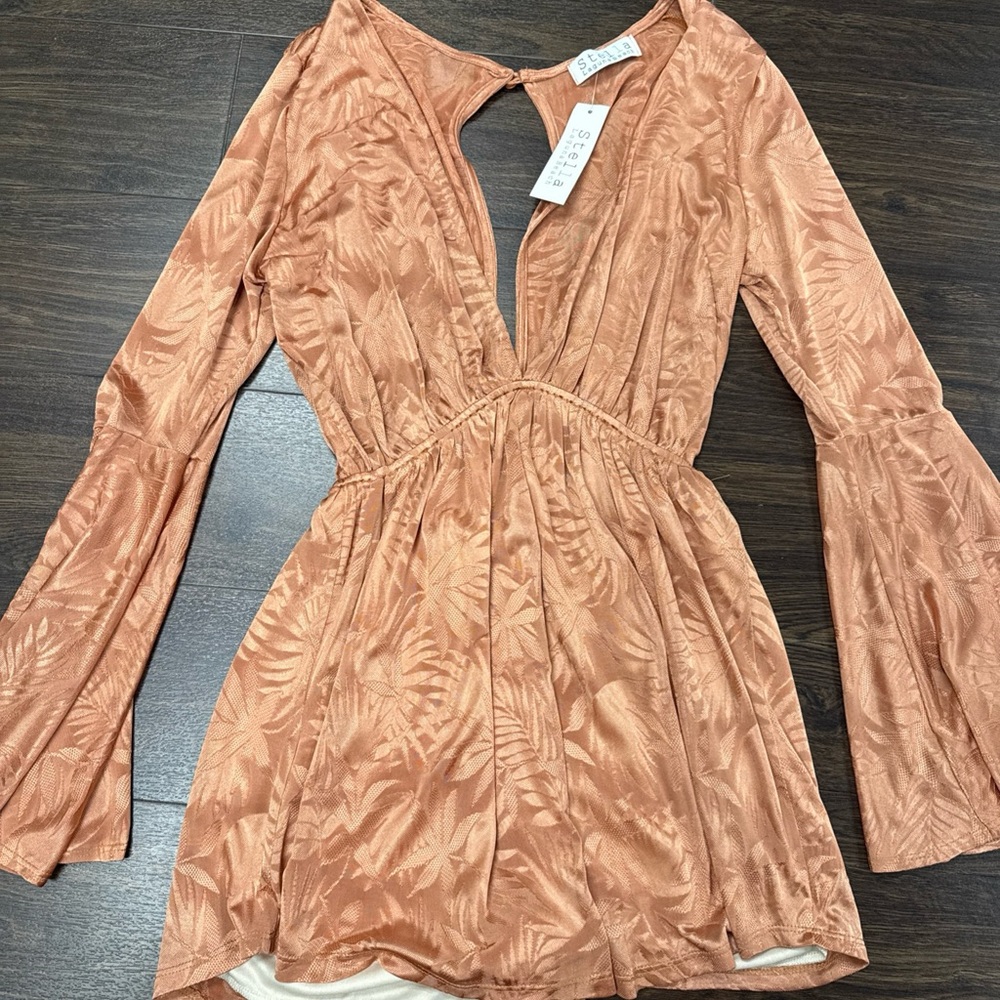 Stella laguna beach Romper Womens Sz L orange /rust Long Sleeve Ladies‎ NWT